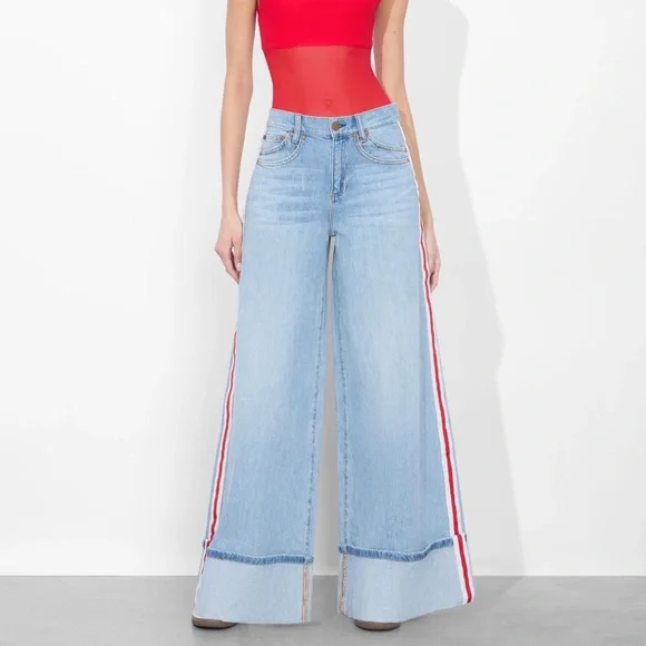 New Alice and Olivia Wallie Cuff jeans - Picture 3 of 16